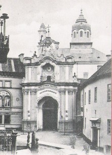 Vilniaus Bazilijonų vienuolyno ir šv. Trejybės bažnyčios ansamblis 1900 m. Šaltinis - G. Szlewis, "Pravoslavnye khramy Vilniusa“.