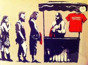 Bansky – „Destroy Capitalism“ („Sunaikink kapitalizmą“)